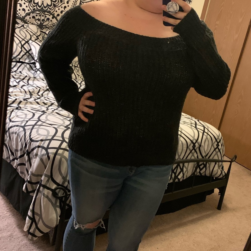 💕Off shoulder sweater w/ rainbow detail
